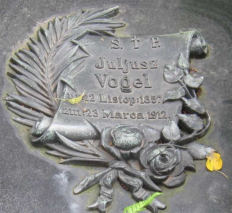 Grobowiec rodziny Vogl&oacute;w. Juliusz Vogel &ndash; tablica
