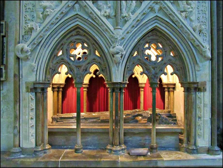 nagrobek salisbury 2