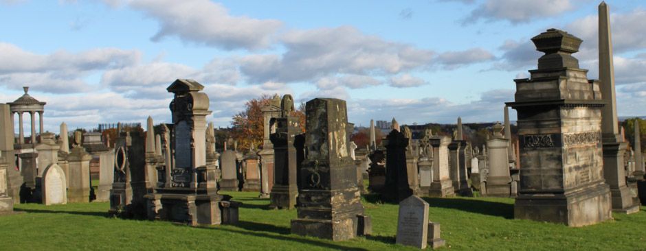 Nagrobki na cmentarzu w Glasgow