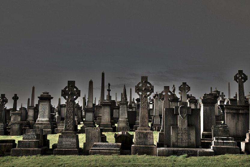 Nagrobki na cmentarzu w Glasgow 8